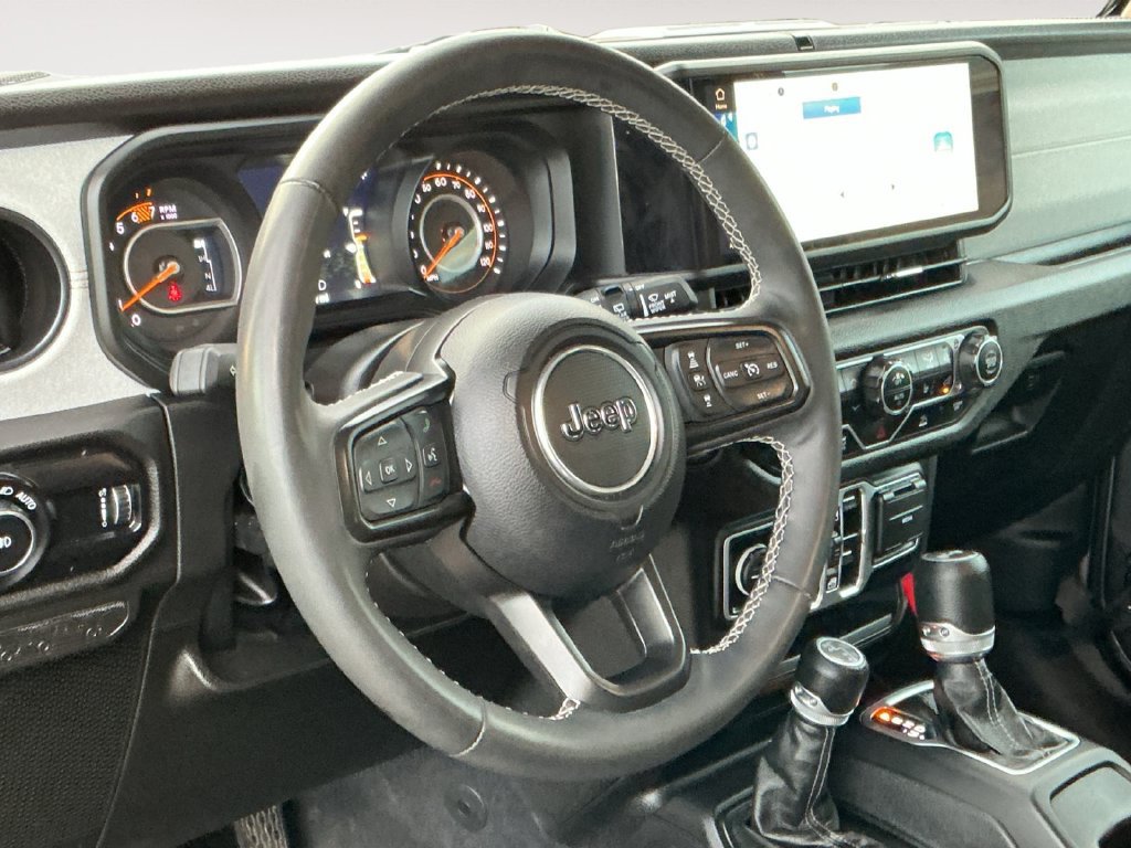 Used 2025 Jeep Wrangler Unlimited Sport AWD/4WD image 19