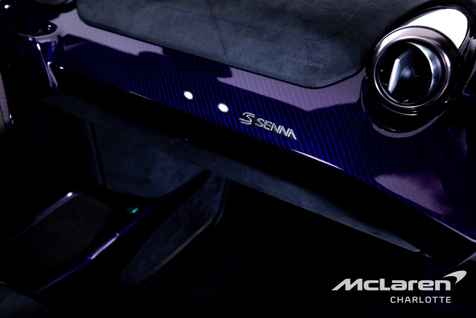 Used 2019 McLaren Senna RWD image 18