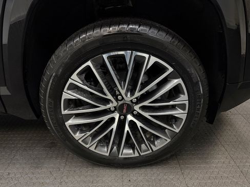 New 2026 GMC Terrain Denali w/ LPO, Black Badging Package image 13