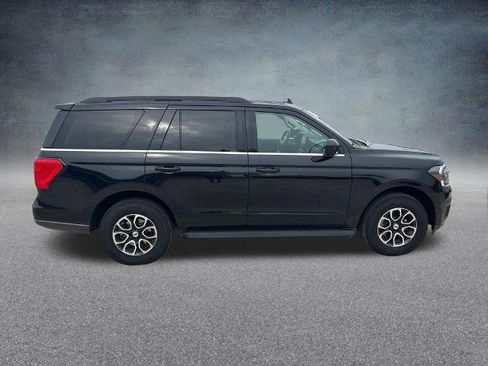 Certified 2024 Ford Expedition XLT AWD/4WD image 6