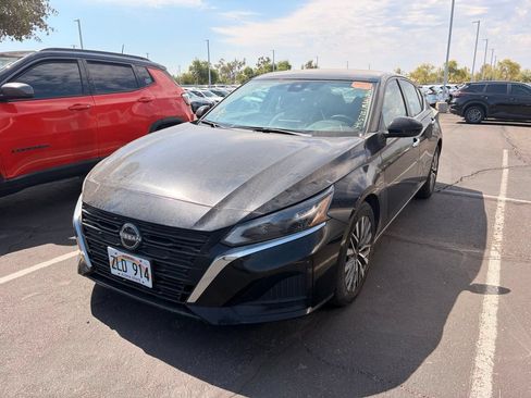 Used 2023 Nissan Altima 2.5 SV FWD image 2