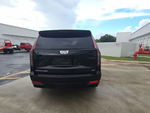 Used 2021 Cadillac Escalade Sport RWD image 4