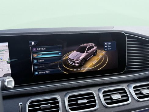 Used 2025 Mercedes-Benz GLE 450e 4MATIC w/ AMG Line Exterior image 55