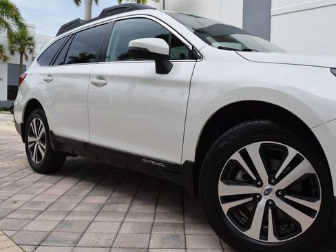Used 2018 Subaru Outback 2.5i Limited AWD/4WD image 16
