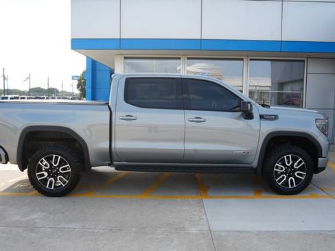 Used 2023 GMC Sierra 1500 AT4 w/ AT4 Premium Package AWD/4WD image 29