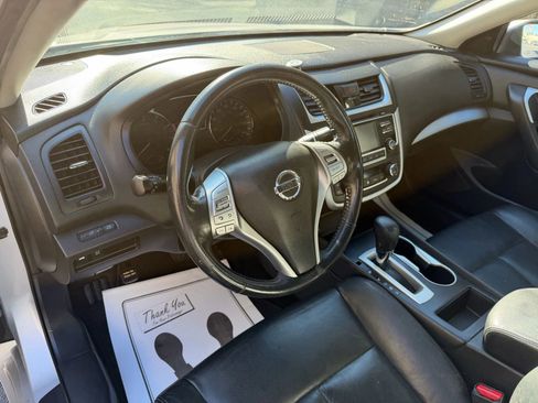 Used 2016 Nissan Altima 2.5 SV FWD image 23