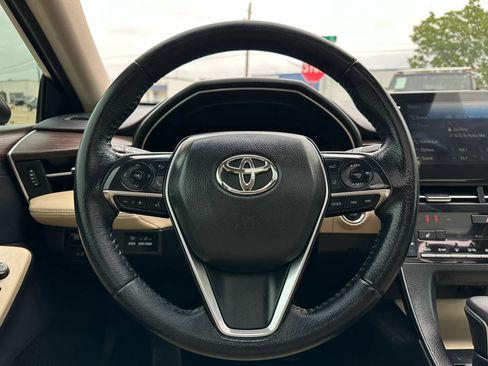 Used 2019 Toyota Avalon XLE w/ Moonroof Package image 26