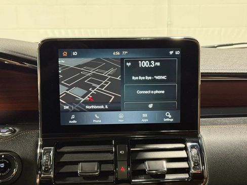 Used 2021 Lincoln Navigator Reserve w/ Luxury Package AWD/4WD image 37