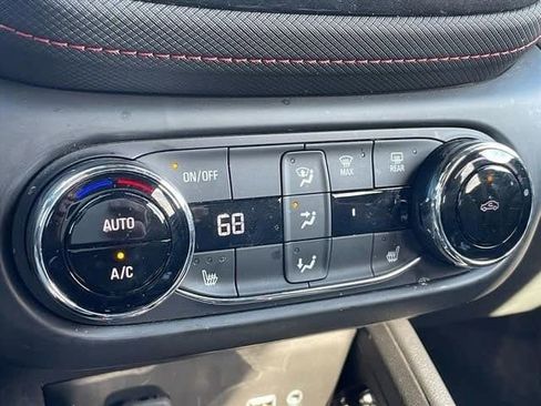 Used 2023 Chevrolet TrailBlazer RS w/ Convenience Package image 19