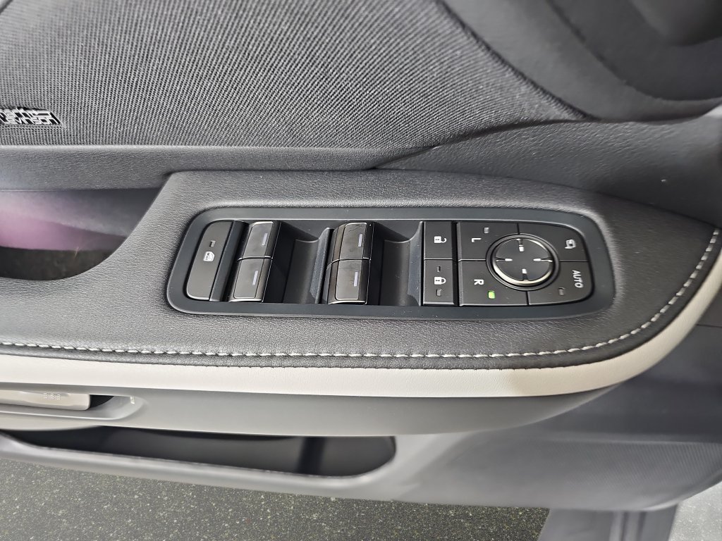 New 2026 Lexus TX 500h AWD image 27