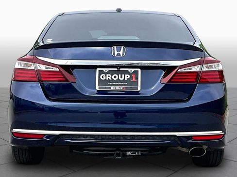 Used 2017 Honda Accord EX-L image 5