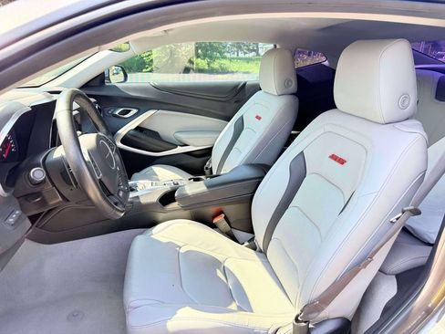 Used 2016 Chevrolet Camaro SS RWD image 14
