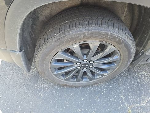 Used 2023 Chevrolet Traverse RS w/ LPO, Floor Liner Package AWD/4WD image 14