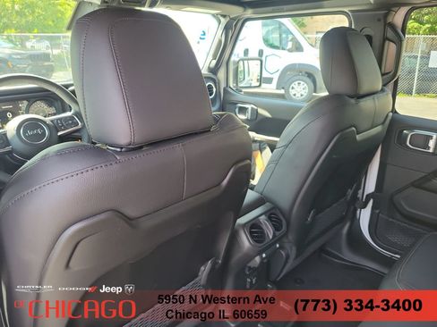 New 2026 Jeep Wrangler Unlimited Sahara AWD/4WD image 11