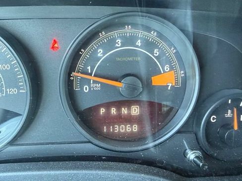 Used 2014 Jeep Patriot Latitude w/ Sun/Sound Group AWD/4WD image 18