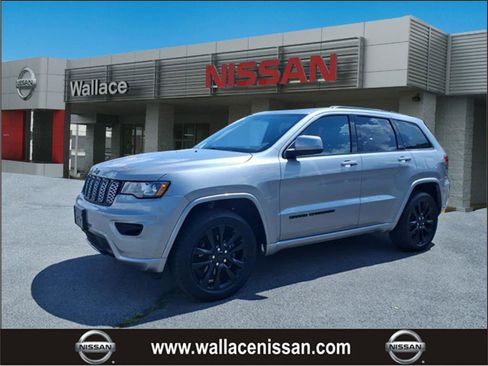 Used 2019 Jeep Grand Cherokee Altitude AWD/4WD image 1
