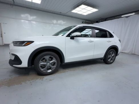 Certified 2026 Honda HR-V LX image 4