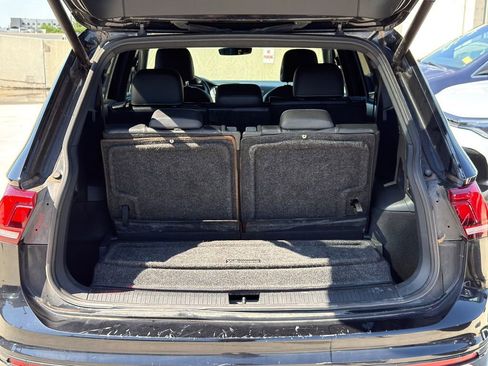 Used 2022 Volkswagen Tiguan SE R-Line FWD image 10