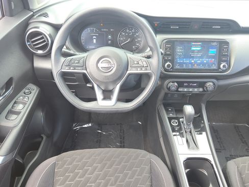 Used 2022 Nissan Kicks SV FWD image 12