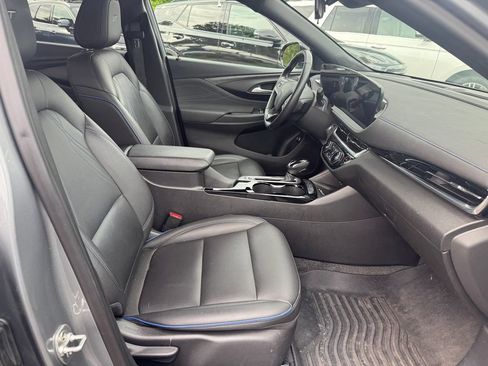 Used 2024 Buick Envista Sport Touring w/ Convenience I Package FWD image 28