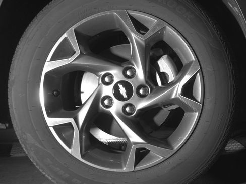 Used 2025 Chevrolet Trax LT FWD image 13