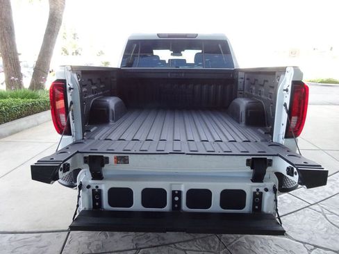 New 2026 GMC Sierra 1500 SLT w/ SLT Premium Package AWD/4WD image 9