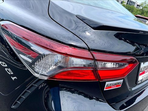 Used 2023 Toyota Camry SE FWD image 27