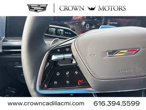 New 2026 Cadillac Escalade V w/ LPO, ONYX Package AWD/4WD image 16