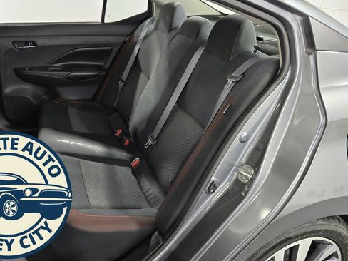 Used 2020 Nissan Versa SR image 21