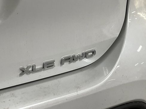 Used 2026 Toyota Highlander XLE AWD/4WD image 7