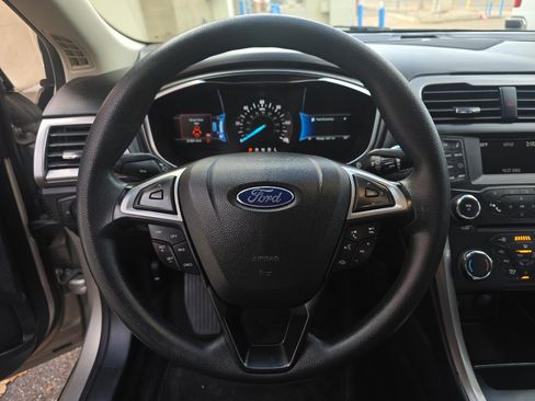 Used 2018 Ford Fusion S image 13