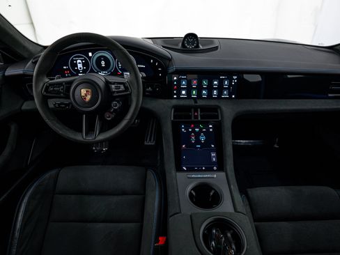 Certified 2025 Porsche Taycan Turbo GT image 12