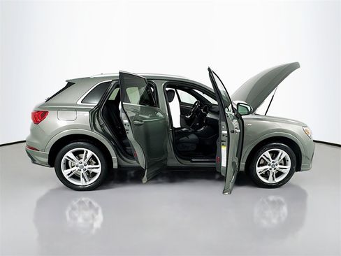 Used 2019 Audi Q3 2.0T Premium Plus image 23