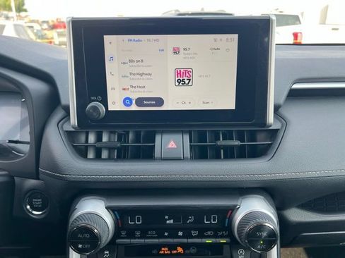 Used 2025 Toyota RAV4 XLE FWD image 18