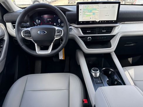 New 2026 Ford Explorer Active w/ Active Comfort Package RWD image 5