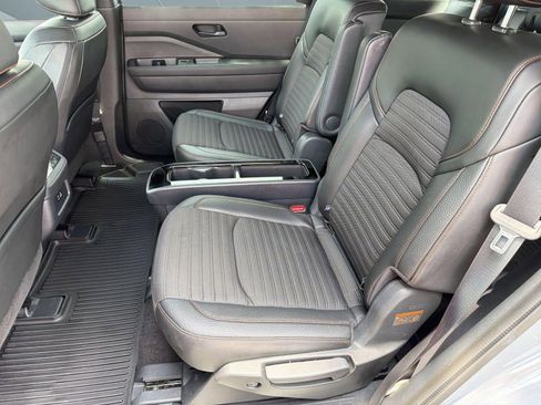 Used 2024 Nissan Pathfinder Rock Creek AWD/4WD image 15