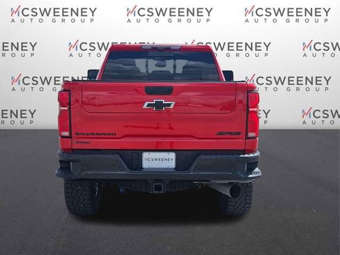 Used 2024 Chevrolet Silverado 2500 ZR2 w/ Technology Package image 4