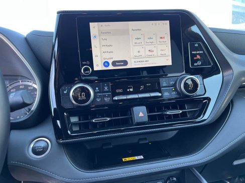 Used 2024 Toyota Highlander XSE image 28