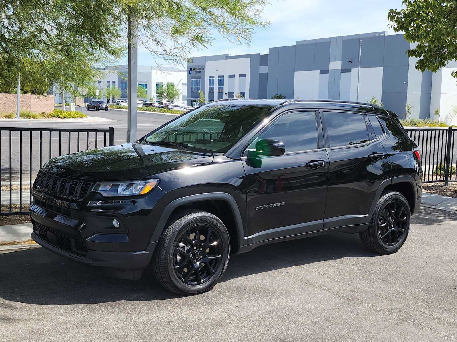 Used 2026 Jeep Compass Latitude AWD/4WD image 4