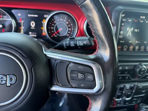 Used 2022 Jeep Wrangler Unlimited Rubicon w/ Cold Weather Group AWD/4WD image 19