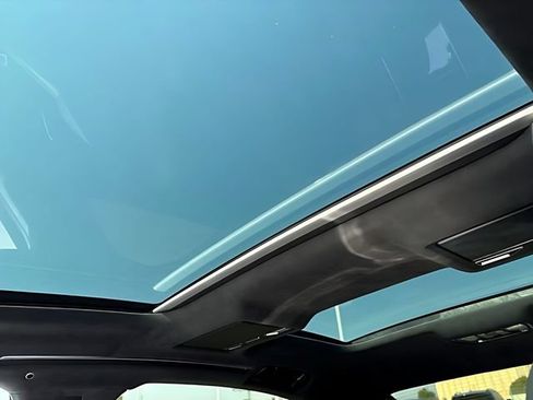 Used 2022 Audi S8 AWD/4WD image 29