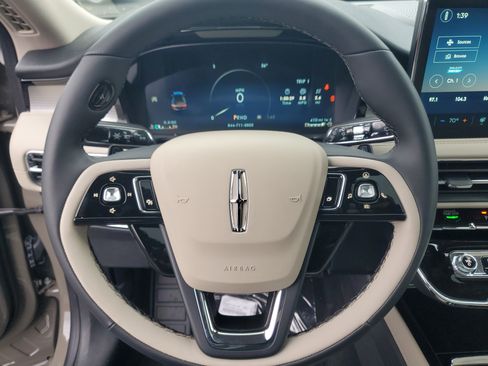 New 2026 Lincoln Corsair Premiere image 16