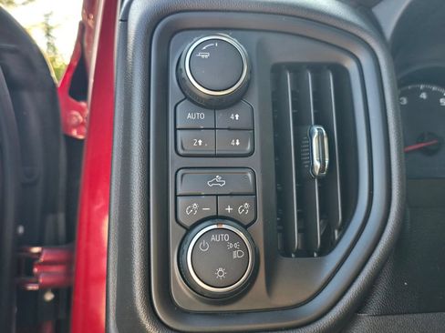 Used 2019 Chevrolet Silverado 1500 Custom Trail Boss w/ Custom Convenience Package AWD/4WD image 19