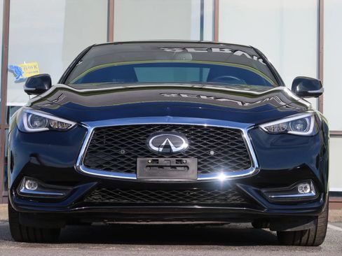 Used 2021 INFINITI Q60 3.0t Luxe w/ Essential Package image 3