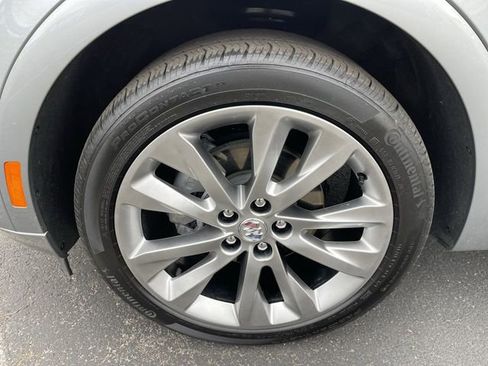 Used 2023 Buick Envision Avenir image 10