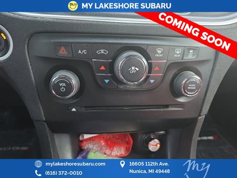 Used 2013 Dodge Charger SE w/ Connectivity Group image 21