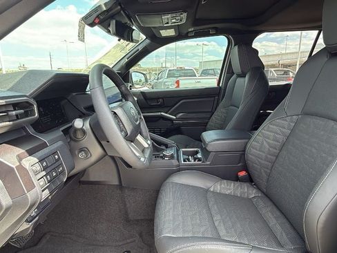 New 2026 Toyota 4Runner TRD Off-Road Premium AWD/4WD image 11