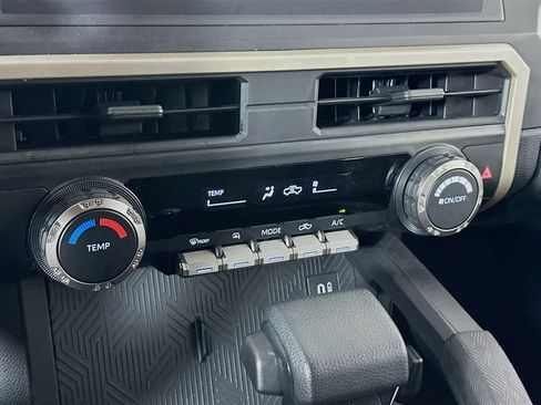 Used 2024 Toyota Tacoma SR image 23