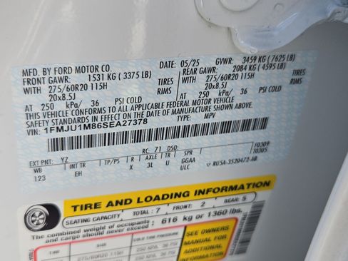 Used 2025 Ford Expedition Platinum image 36