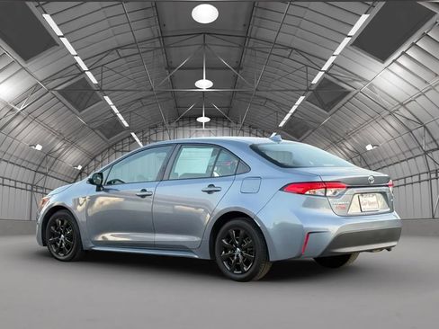 Used 2023 Toyota Corolla LE FWD image 5